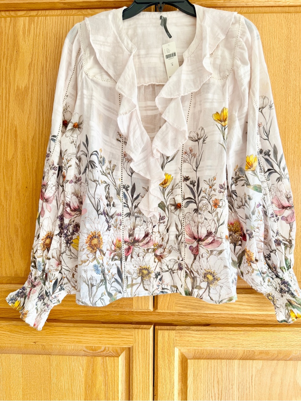 Anthropologie cream floral popover floral blouse size M